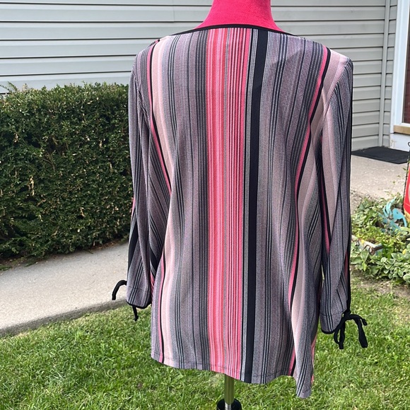 Roz and Ali Multicolored Vertical Striped Blouse size large - Picture 5 of 6